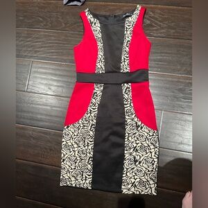 Fitted dress red black flowers